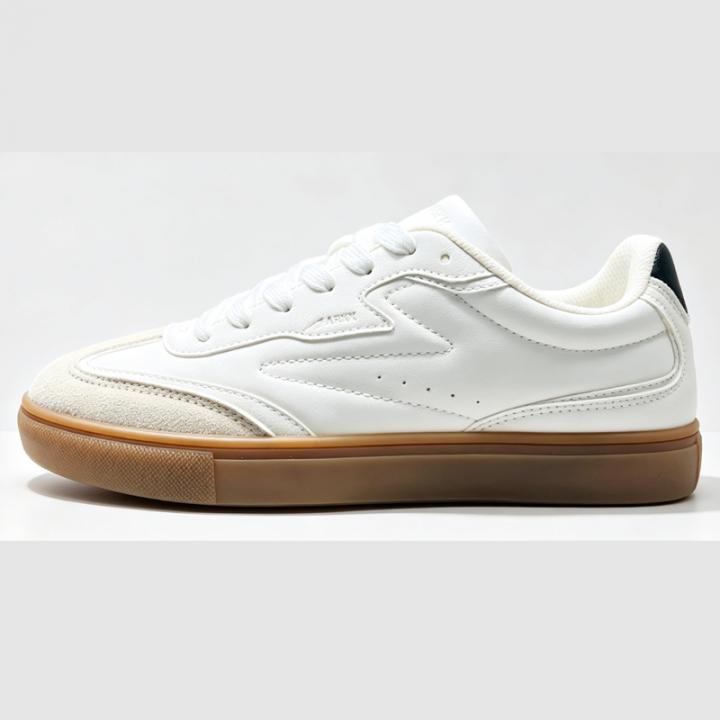 Sneaker shoes